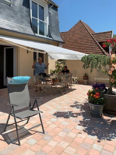Appartement Terrasse Face Mer Villerville Exterior photo
