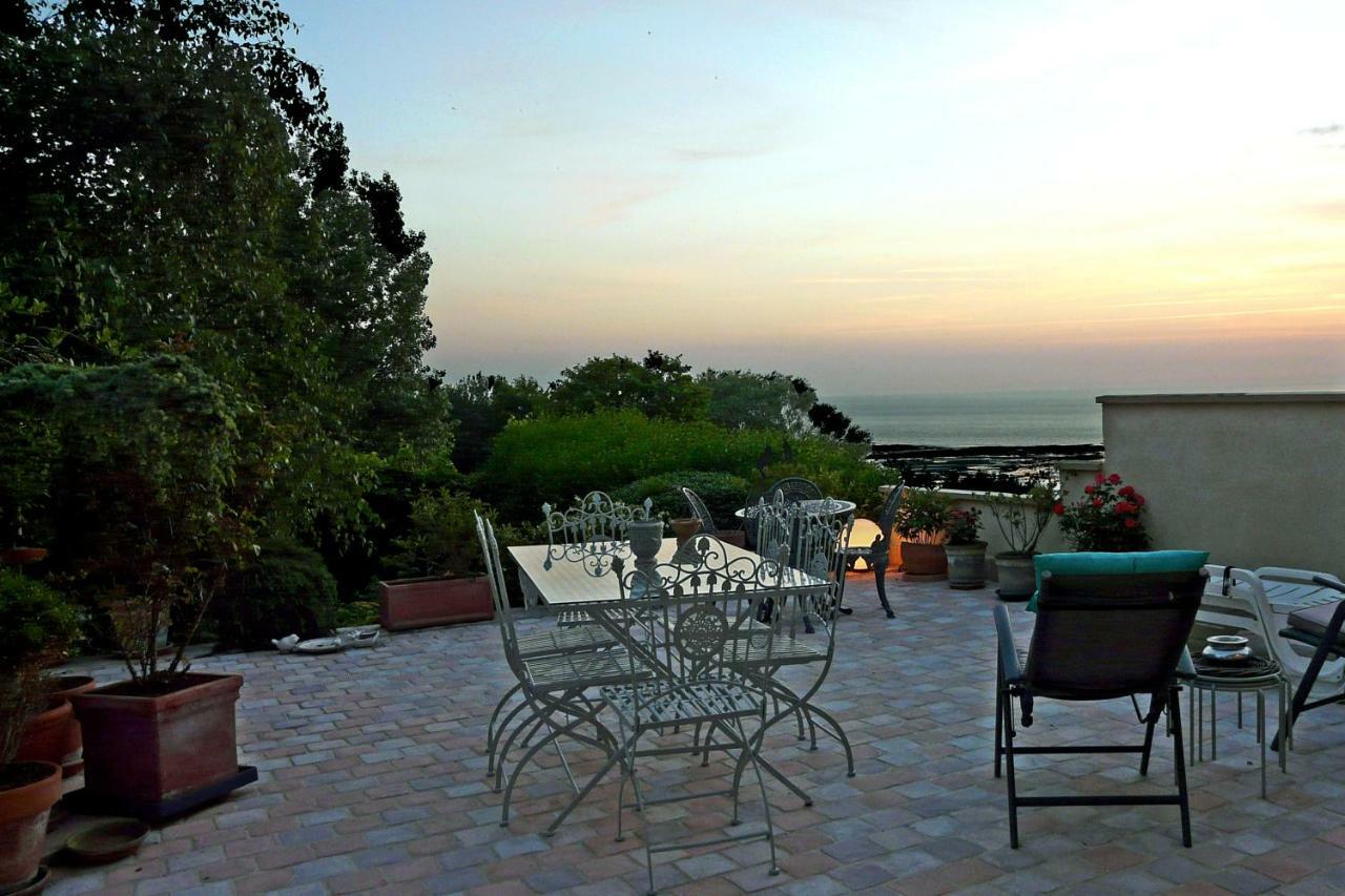 Appartement Terrasse Face Mer Villerville Exterior photo