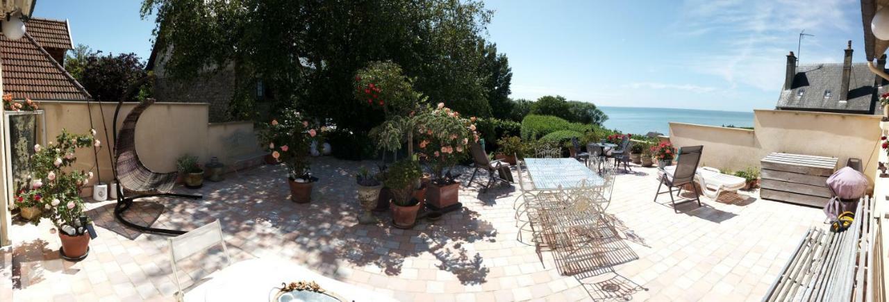 Appartement Terrasse Face Mer Villerville Exterior photo