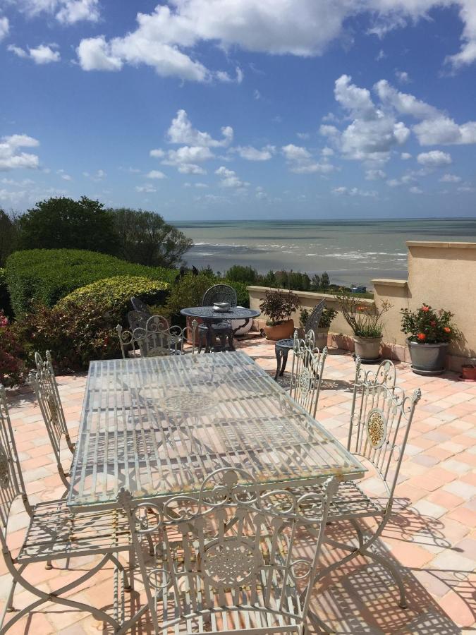 Appartement Terrasse Face Mer Villerville Exterior photo