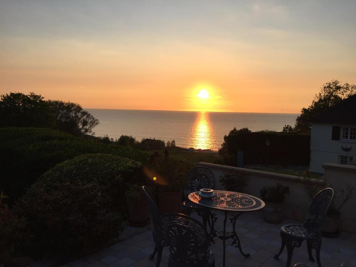 Appartement Terrasse Face Mer Villerville Exterior photo